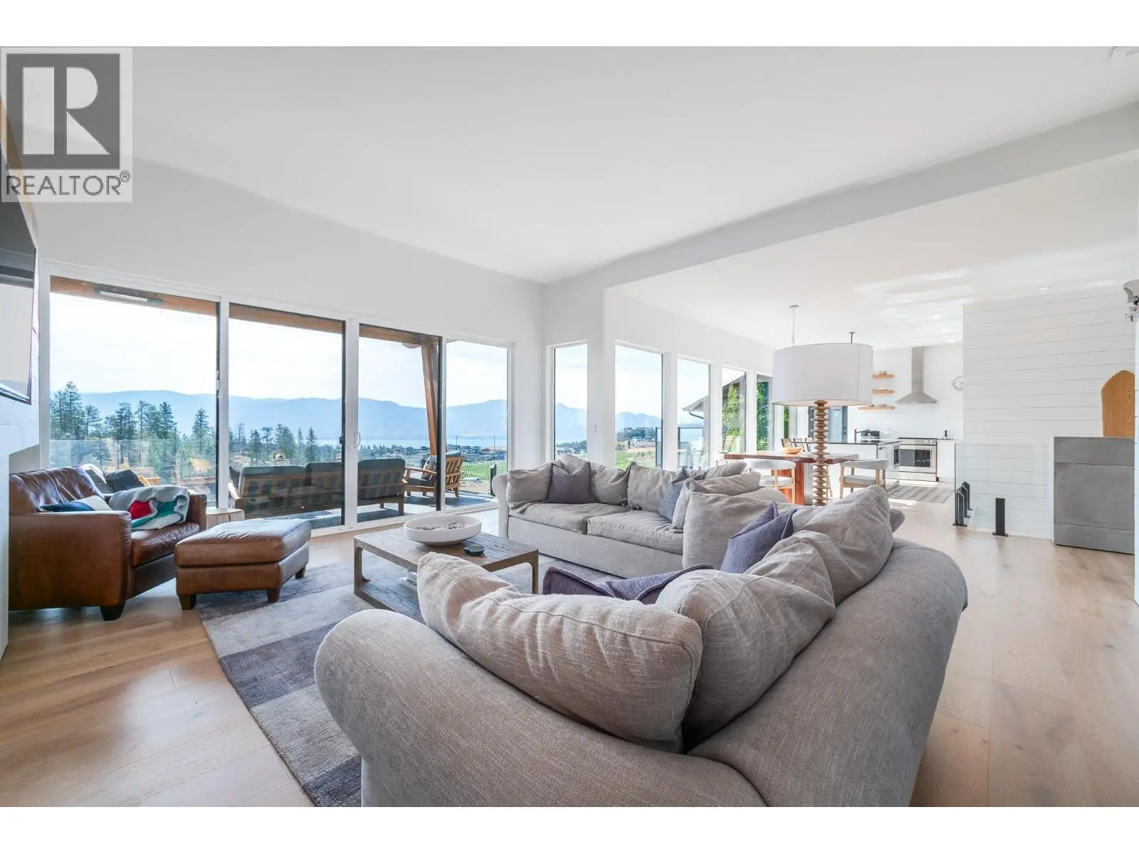 2559 Crown Crest Drive. West Kelowna, British Columbia