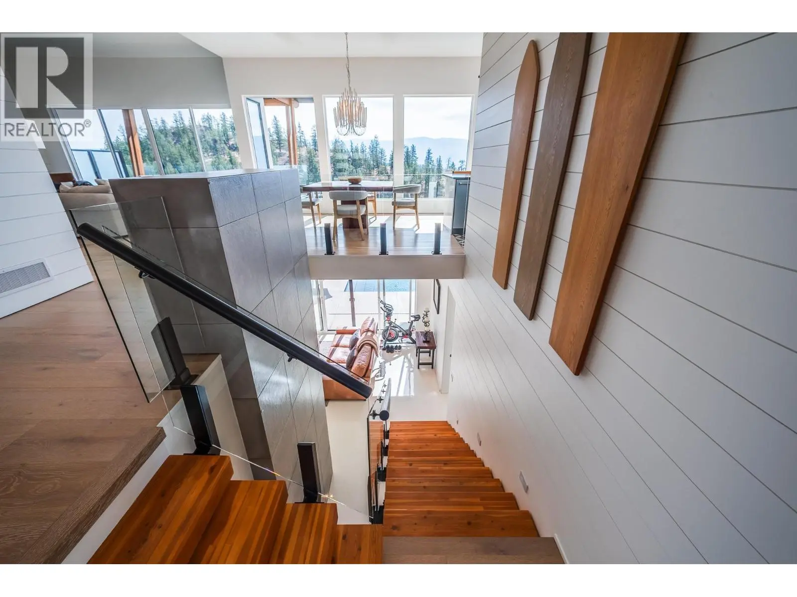 2559 Crown Crest Drive. West Kelowna, British Columbia