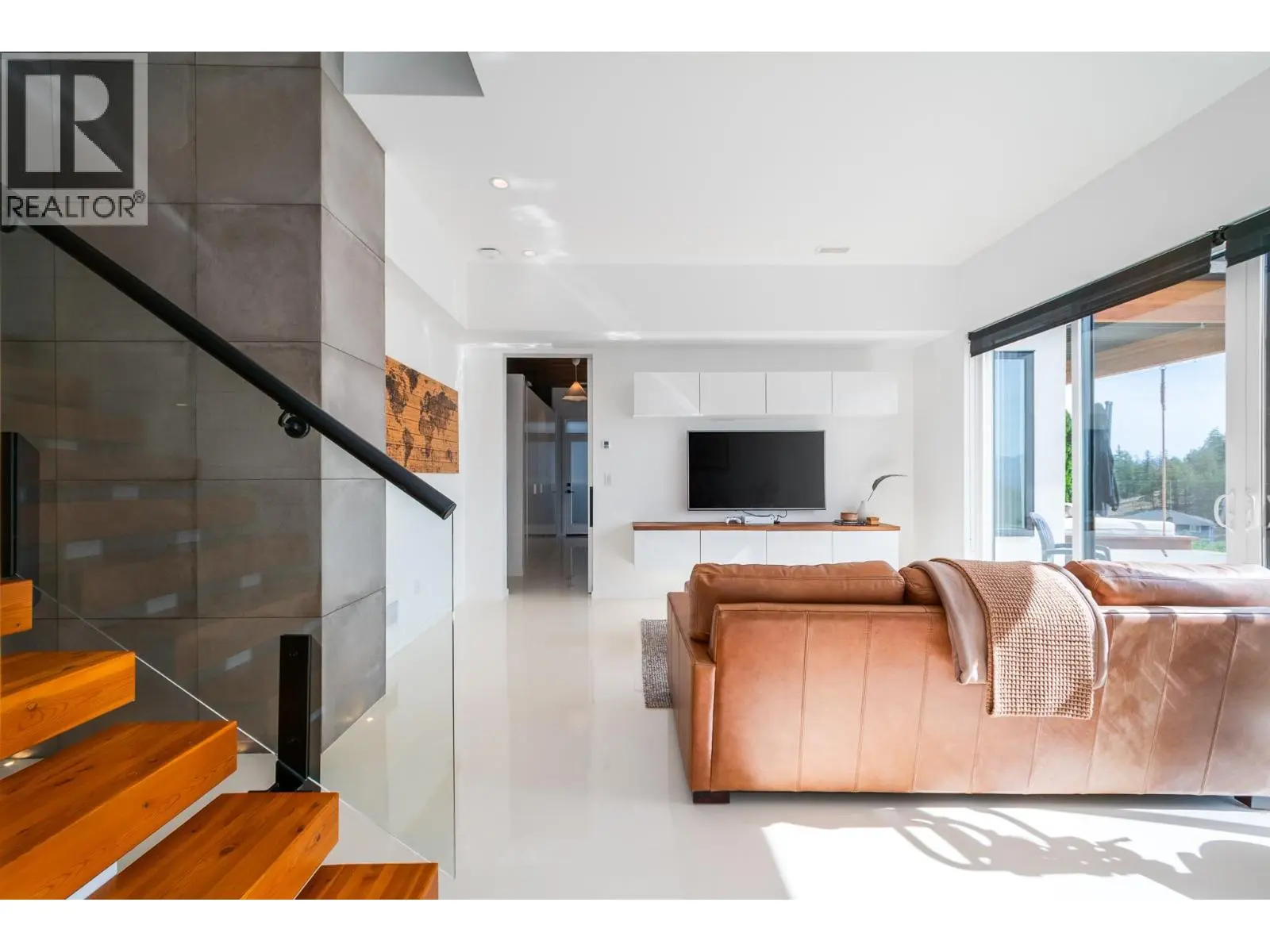 2559 Crown Crest Drive. West Kelowna, British Columbia