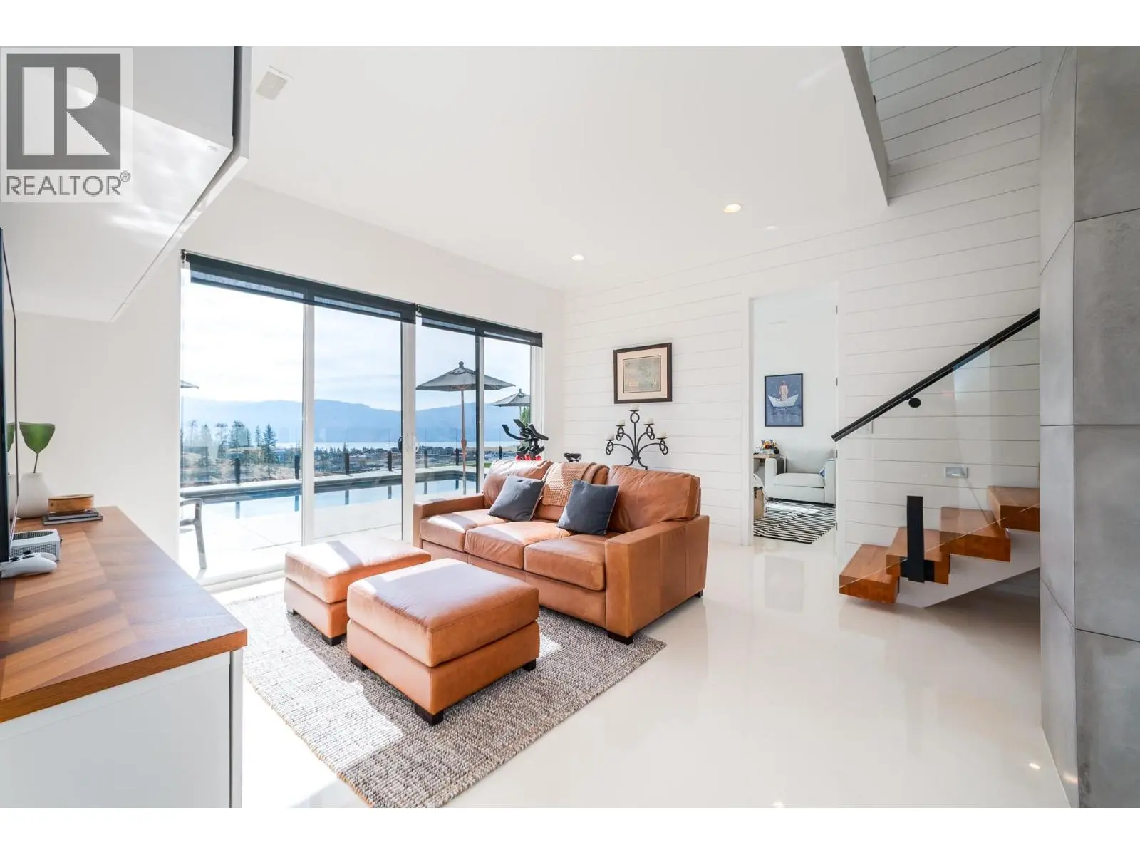 2559 Crown Crest Drive. West Kelowna, British Columbia
