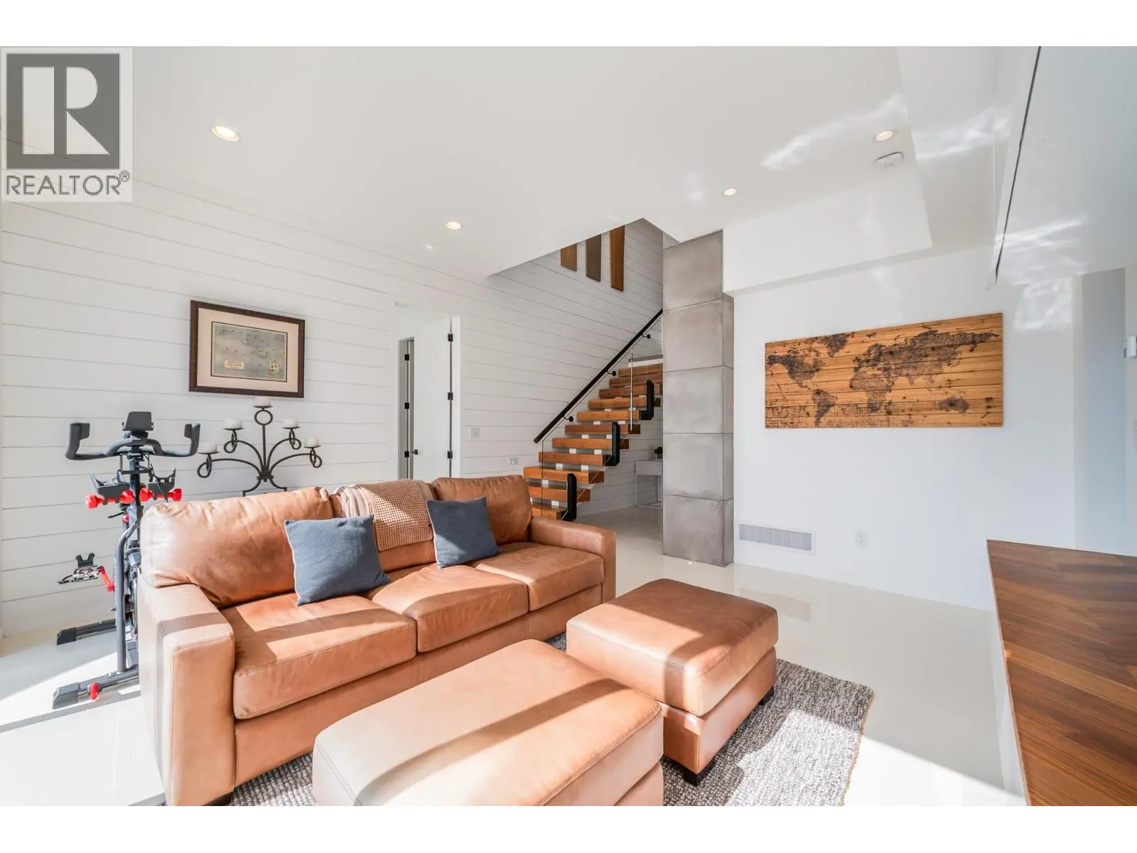 2559 Crown Crest Drive. West Kelowna, British Columbia