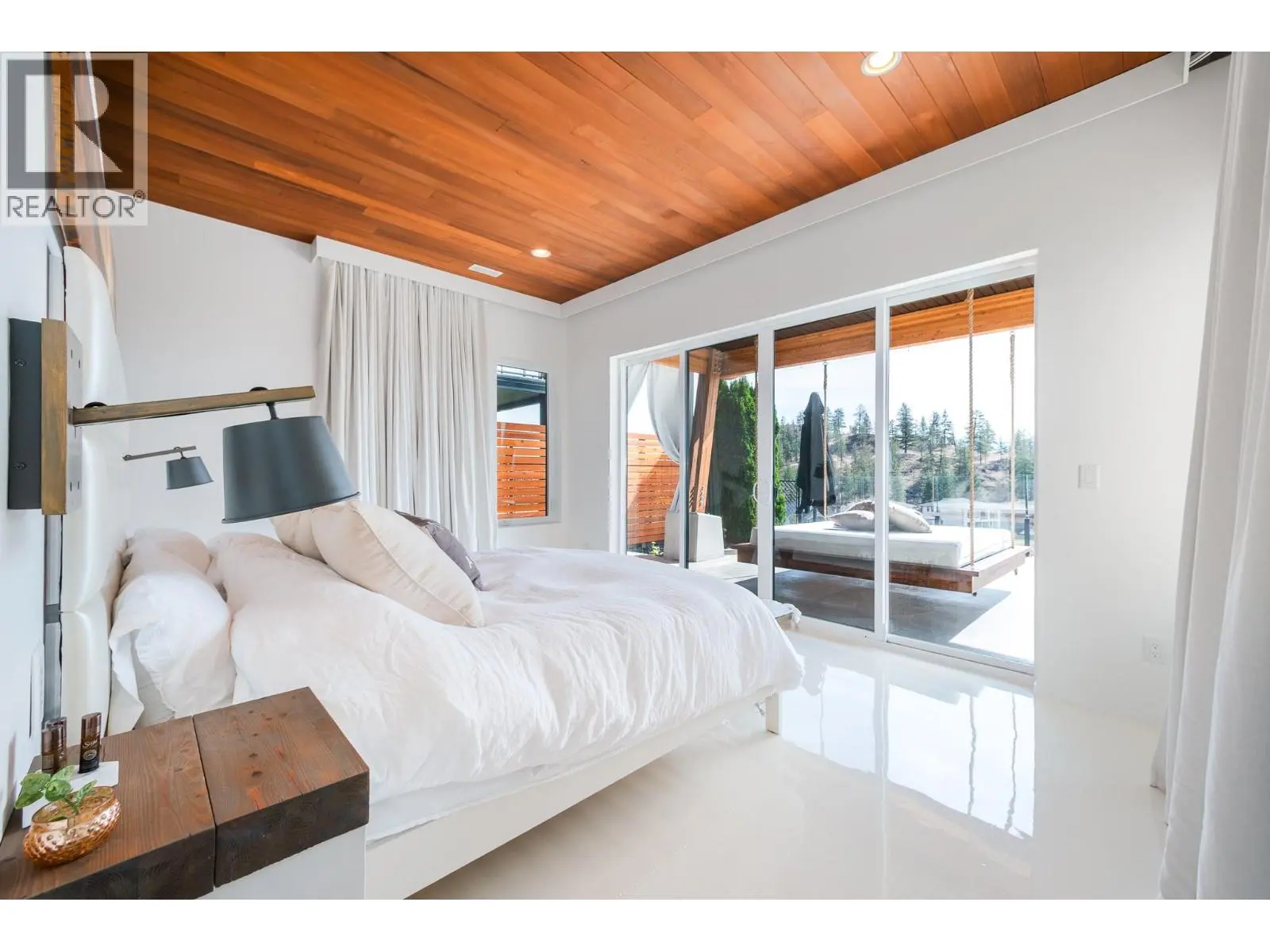 2559 Crown Crest Drive. West Kelowna, British Columbia
