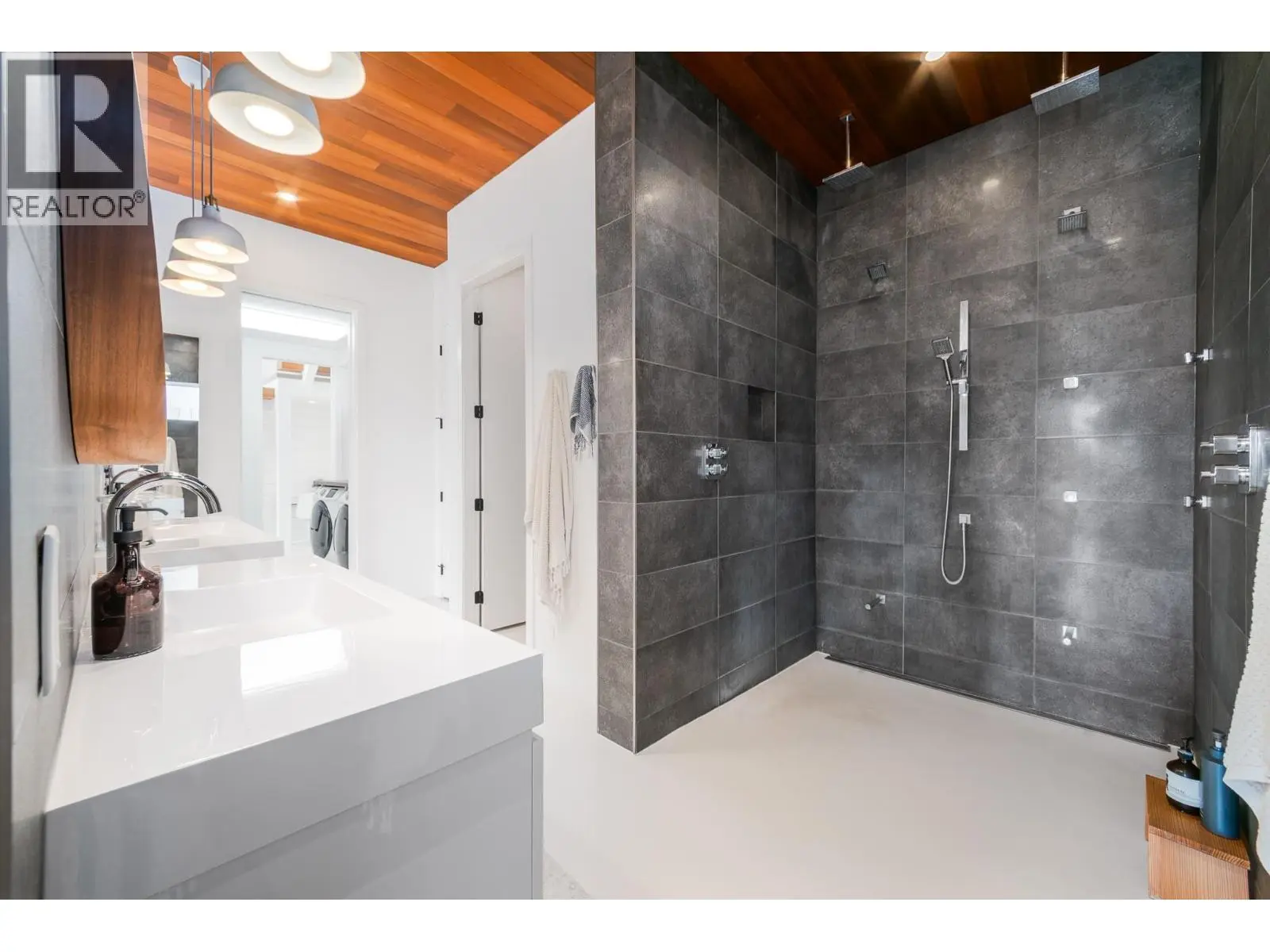2559 Crown Crest Drive. West Kelowna, British Columbia