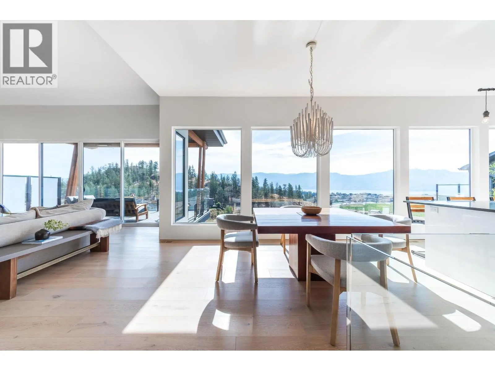 2559 Crown Crest Drive. West Kelowna, British Columbia
