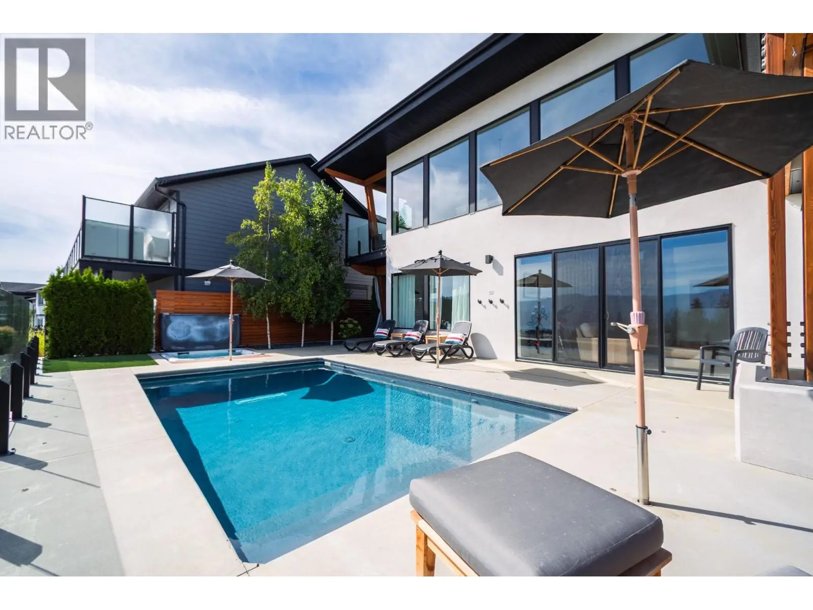 2559 Crown Crest Drive. West Kelowna, British Columbia