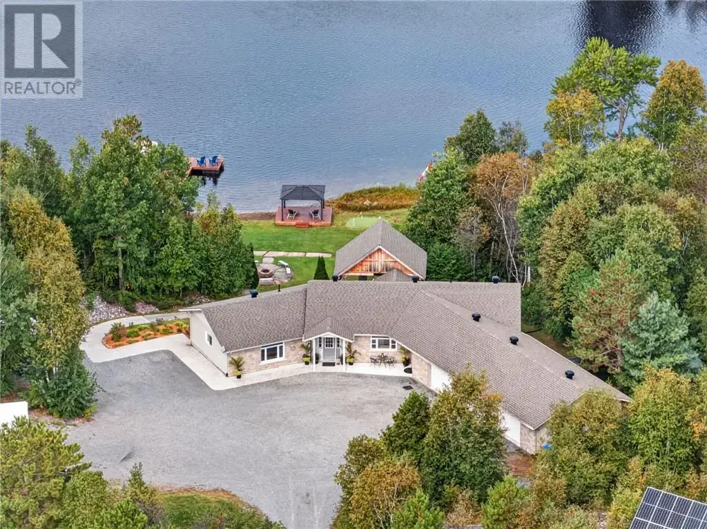 64 Forestview, Wahnapitae