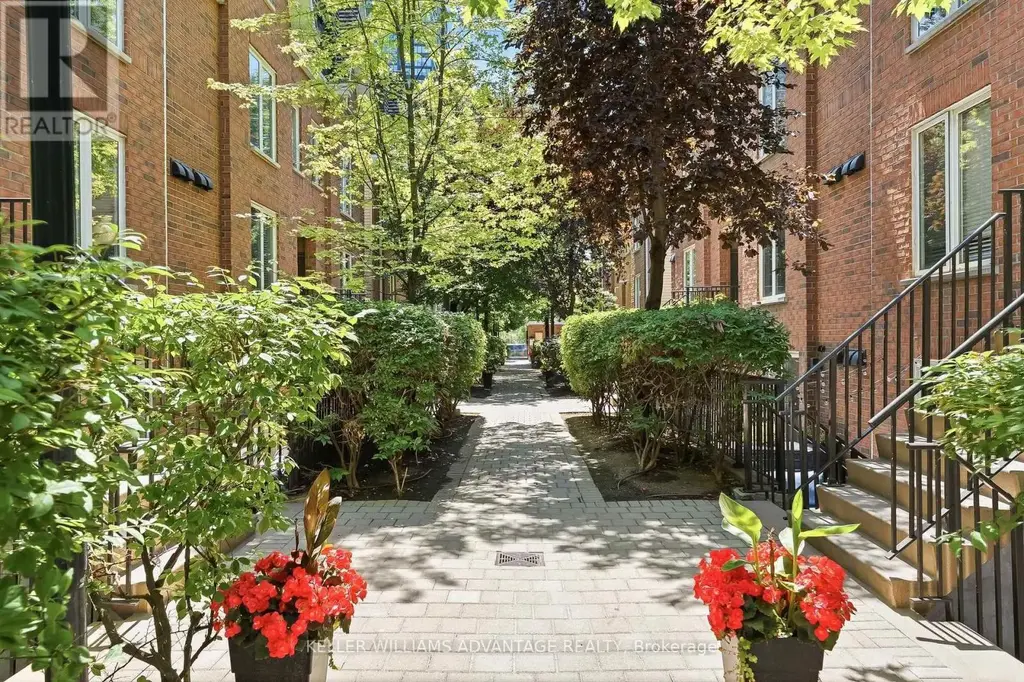 409 - 29 Canniff Street, Toronto (Niagara)
