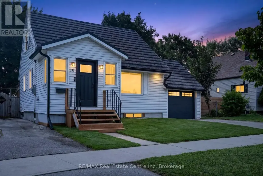 10 Churchill Crescent W, Centre Wellington (Fergus)