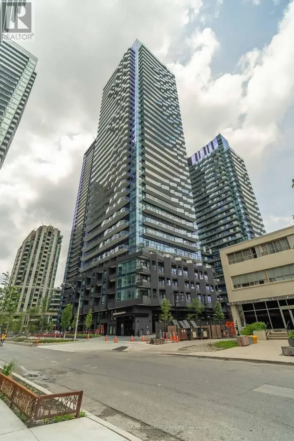 715 - 110 Broadway Avenue, Toronto (Mount Pleasant West)
