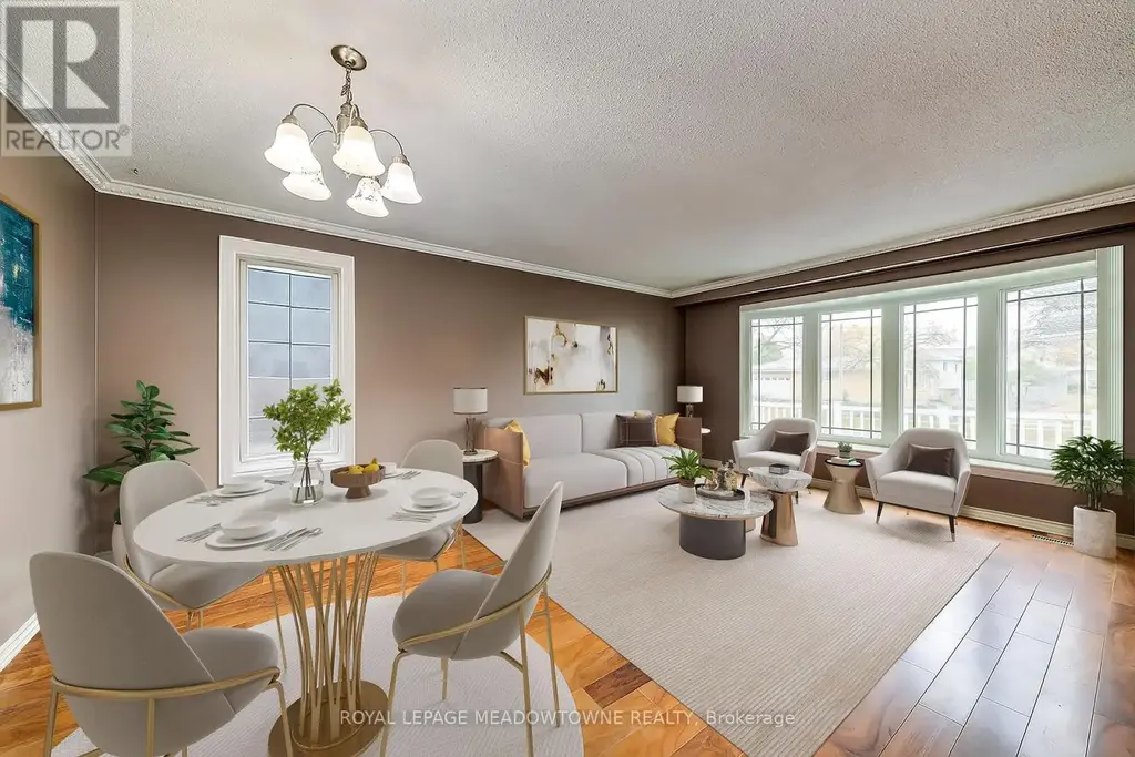 8 Midhurst Drive, Toronto (West Humber-Clairville)