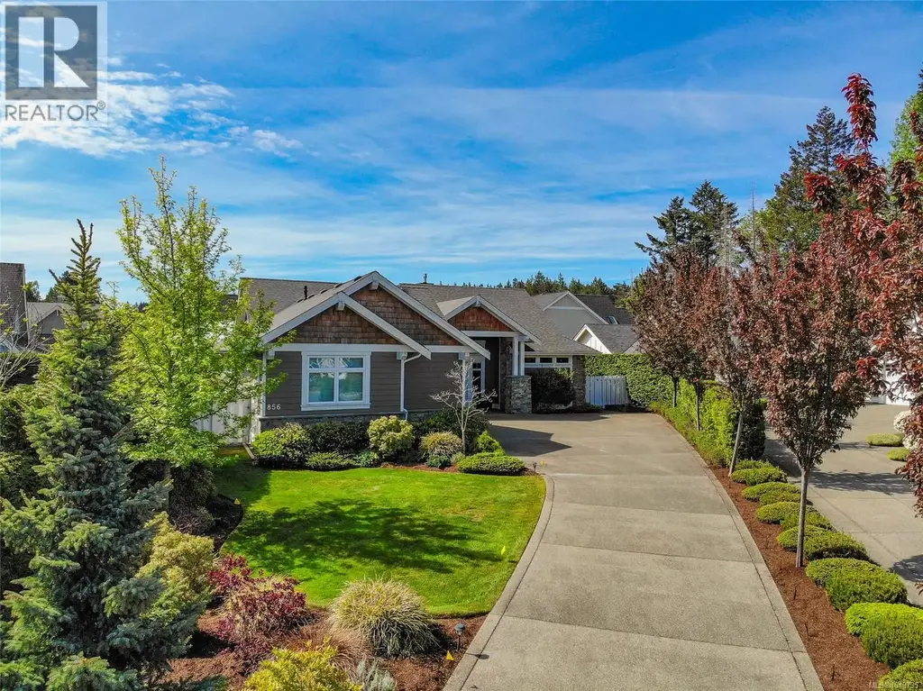 856 Bluffs Dr, Qualicum Beach
