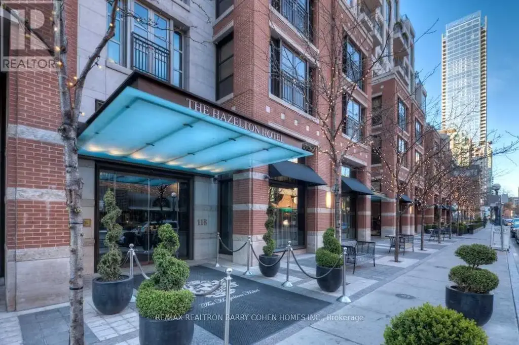 703 - 118 Yorkville Avenue, Toronto (Annex)