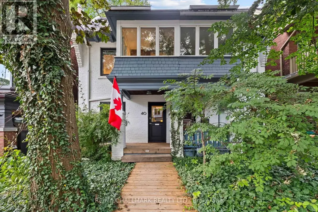40 Fernwood Park Avenue, Toronto (The Beaches)