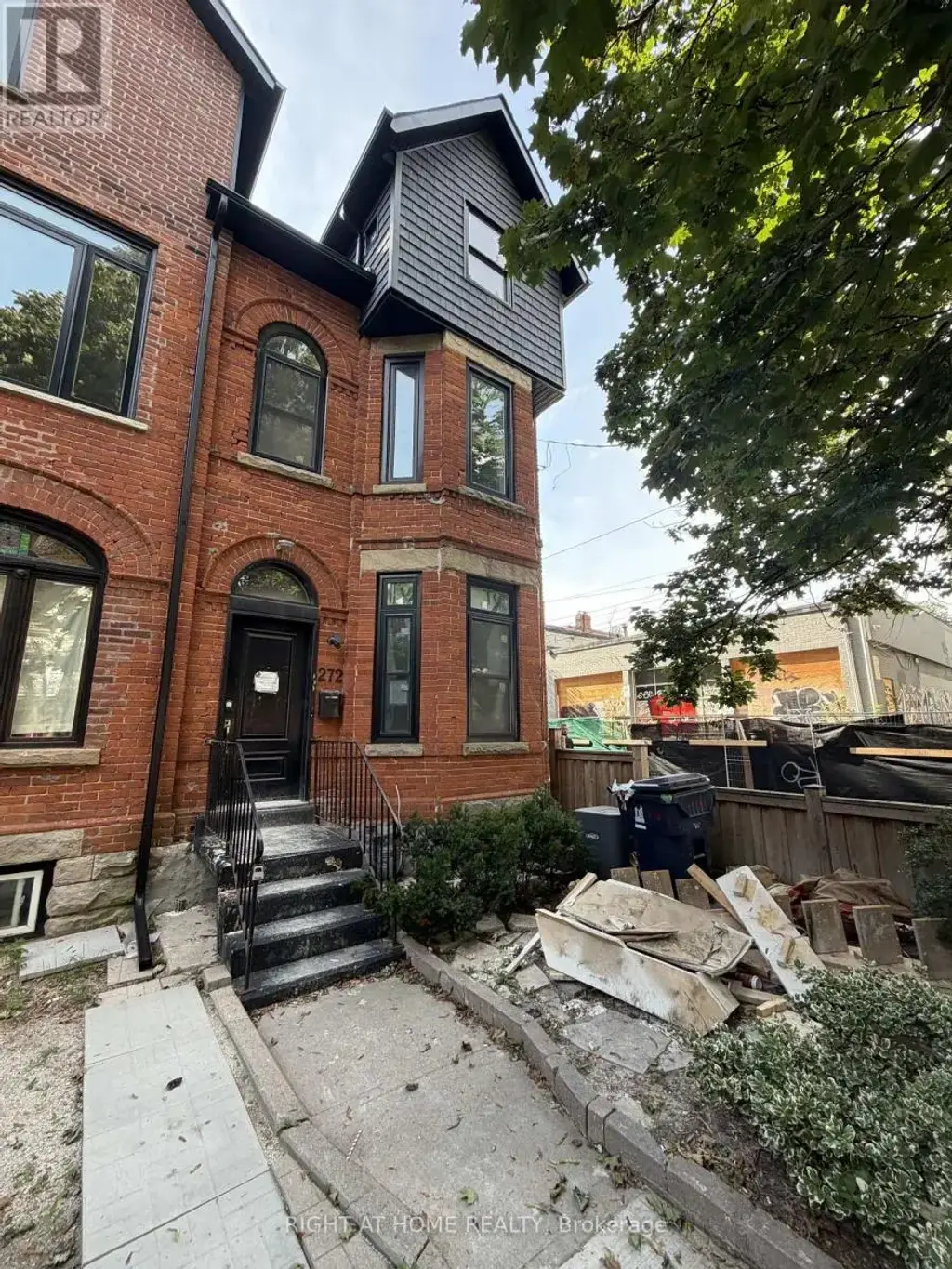 272 Seaton Street, Toronto (Moss Park)