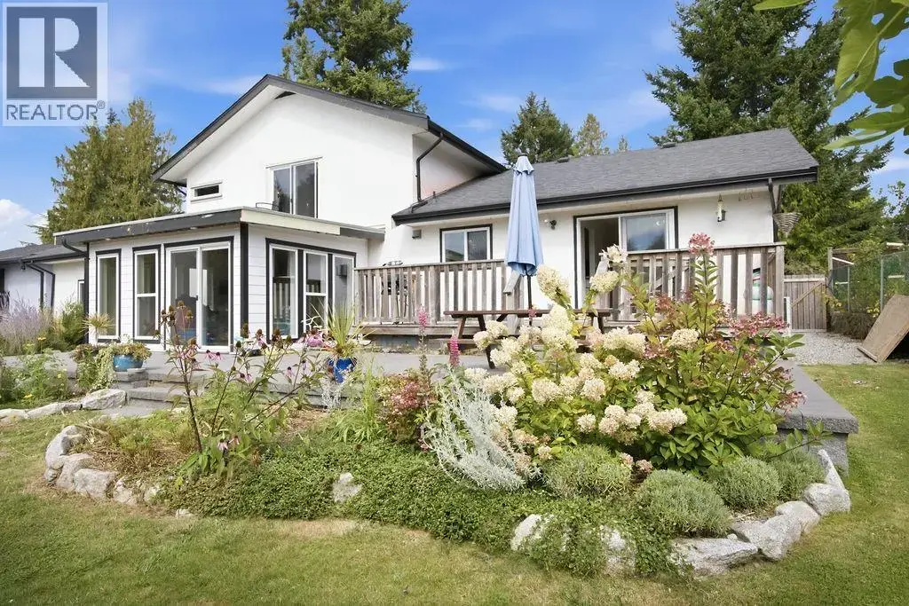 6447 Samron Road, Sechelt