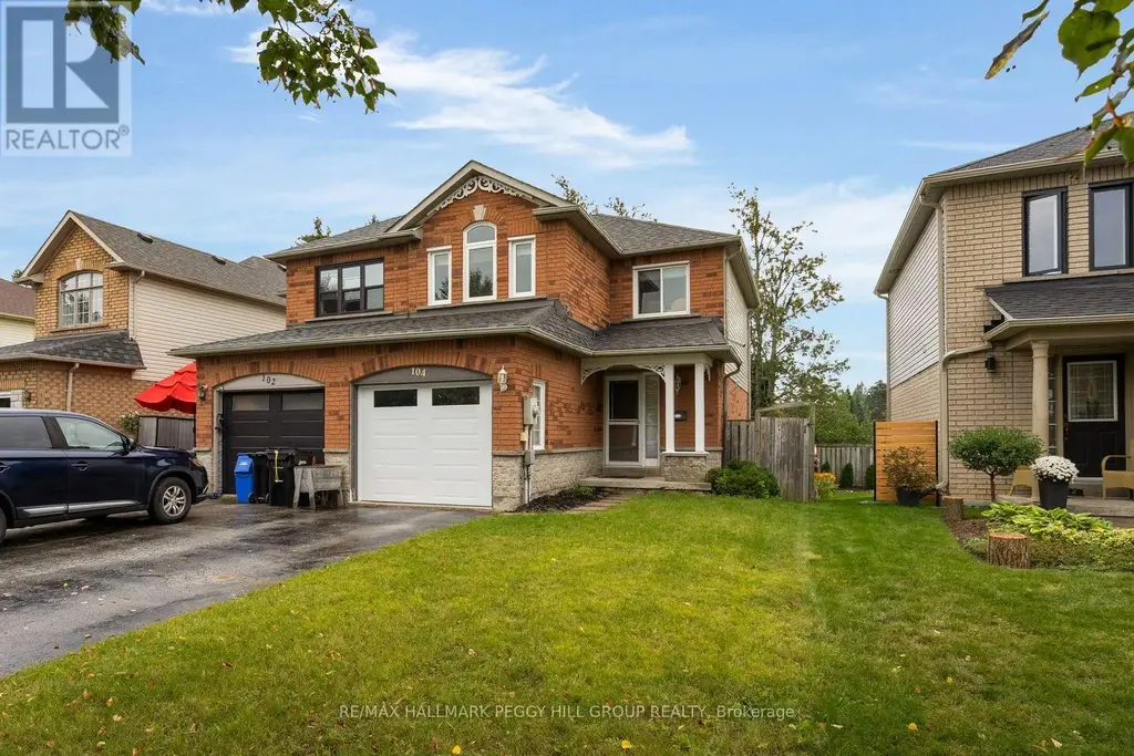 104 Leslie Avenue, Barrie (Holly)