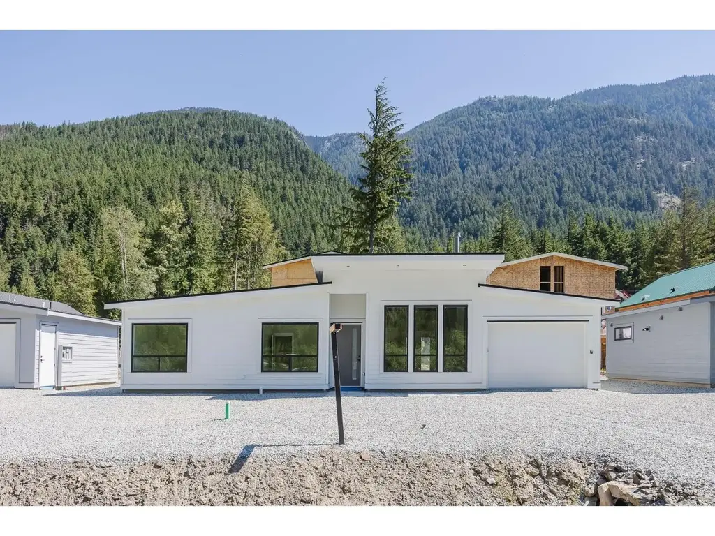Hg 187 71358 Grove Place, Hope, Hope