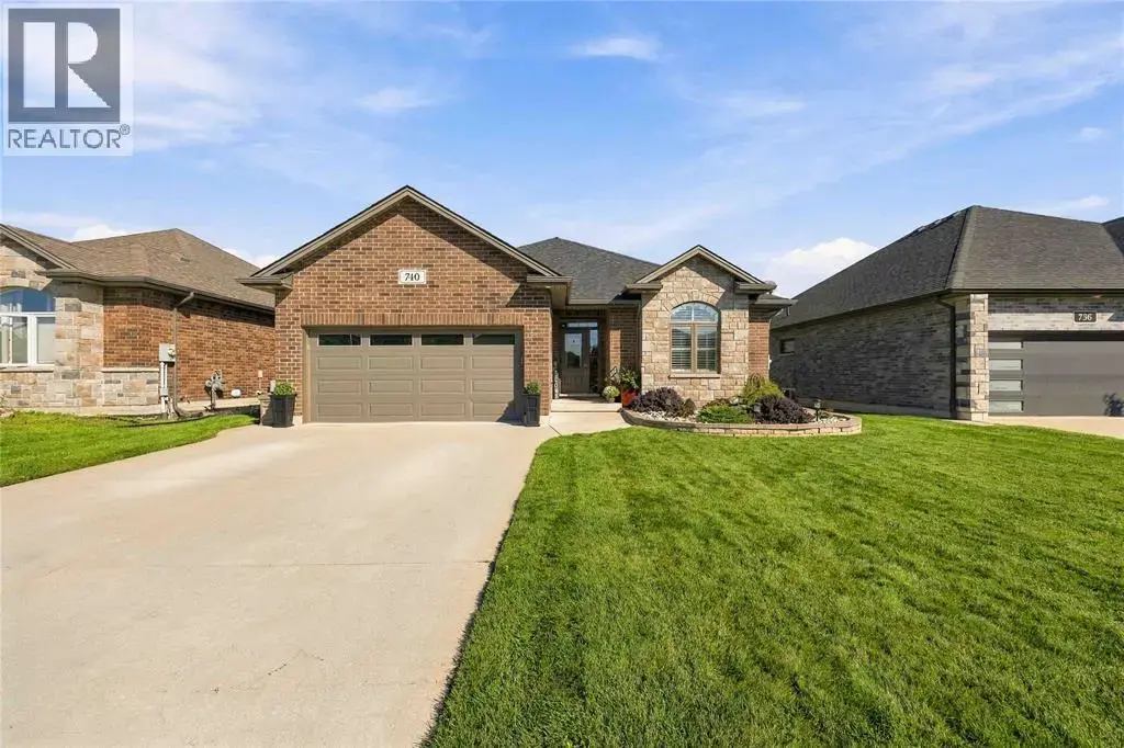 740 Remington Court, Sarnia