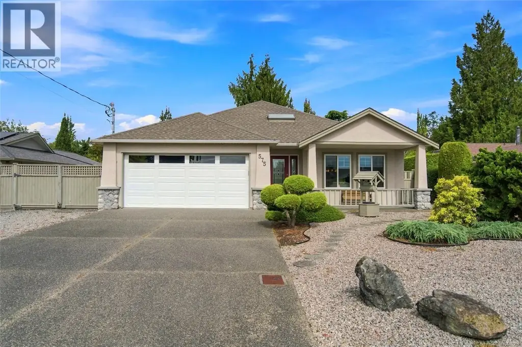 575 Panorama Pl, Parksville
