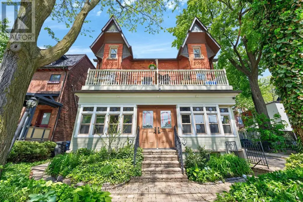 2 Afton Avenue, Toronto (Little Portugal)