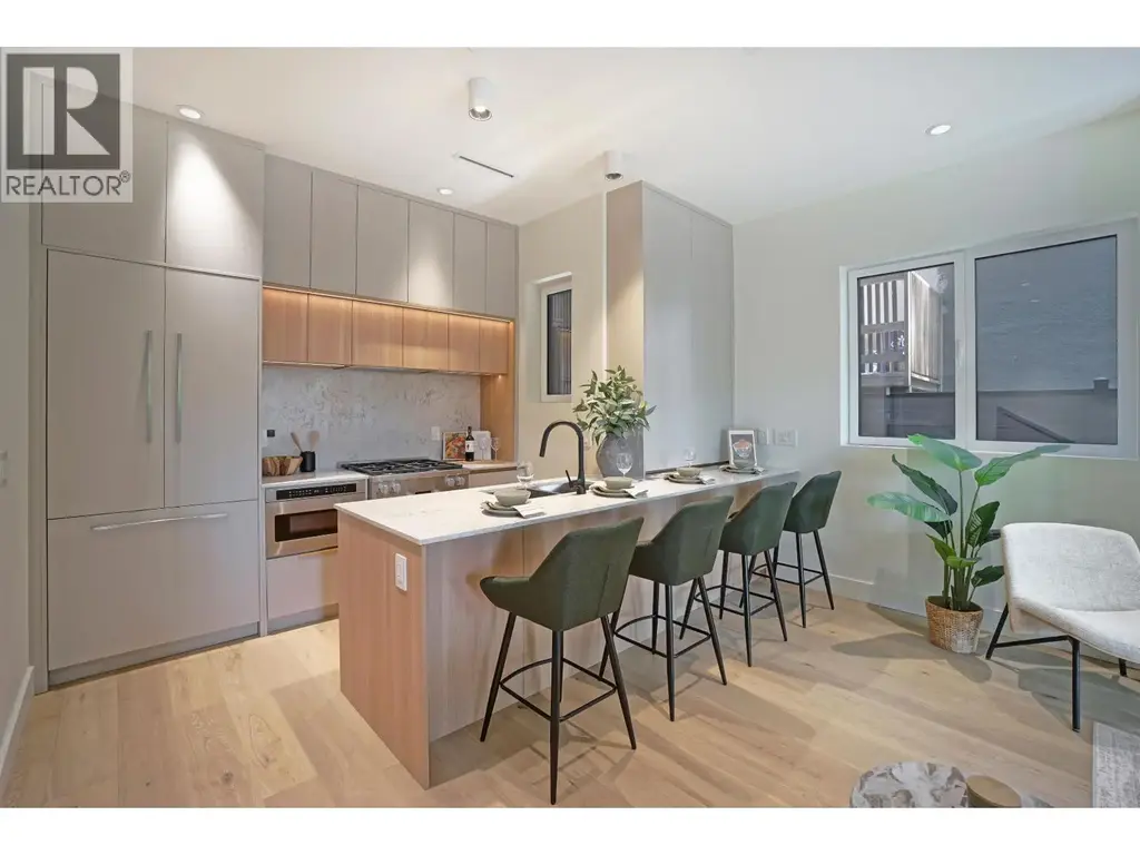 1 3315 W 10th Street, Vancouver