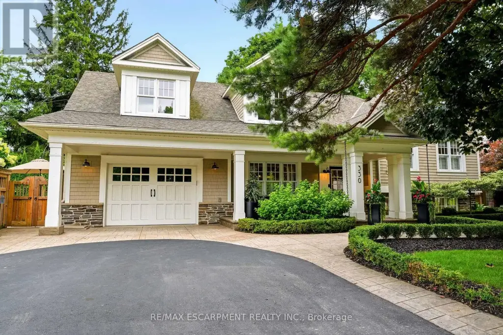 330 Camelot Court, Burlington (Shoreacres)