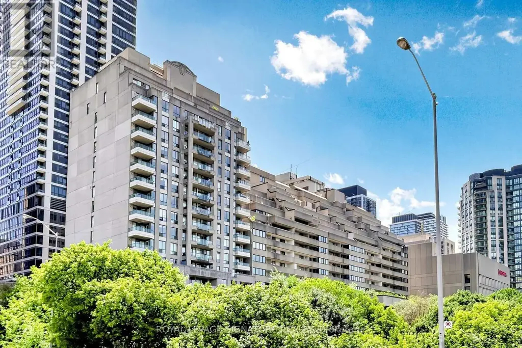 1801 - 388 Bloor Street E, Toronto (Rosedale-Moore Park)