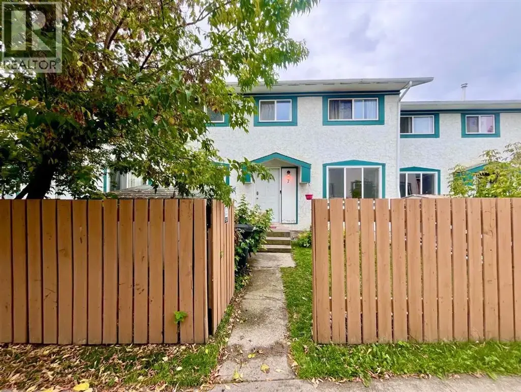 7, 110 Tamarack Avenue, Hinton