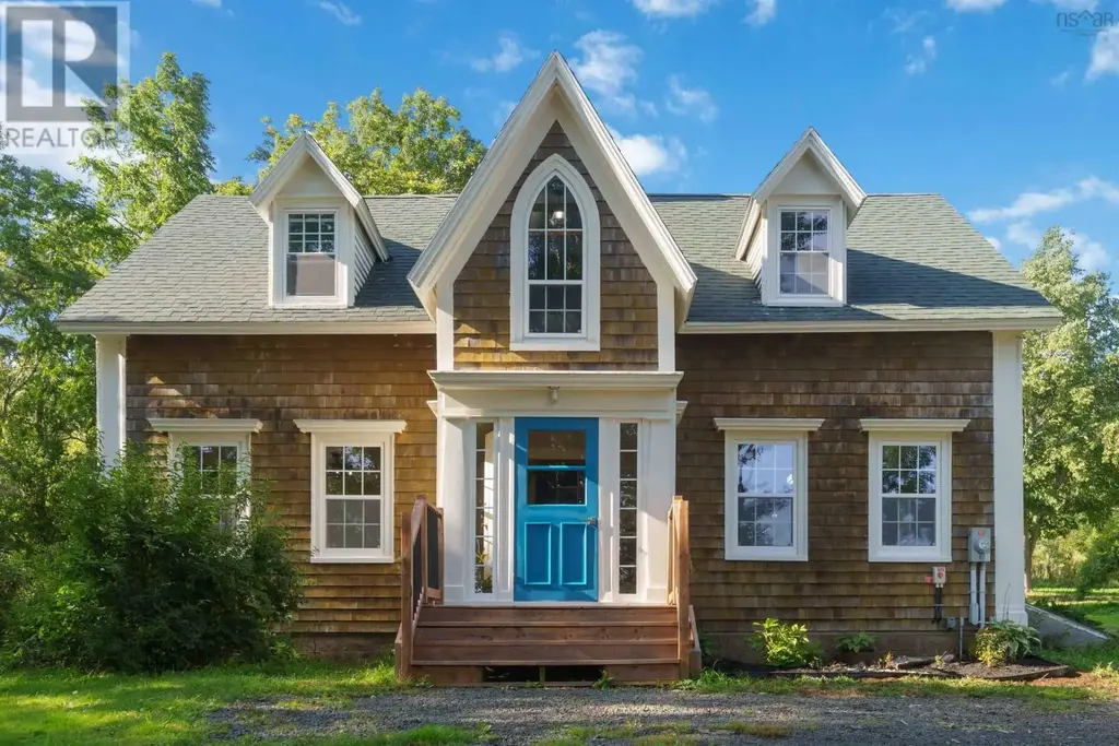 2591 Clarence Road, Clarence
