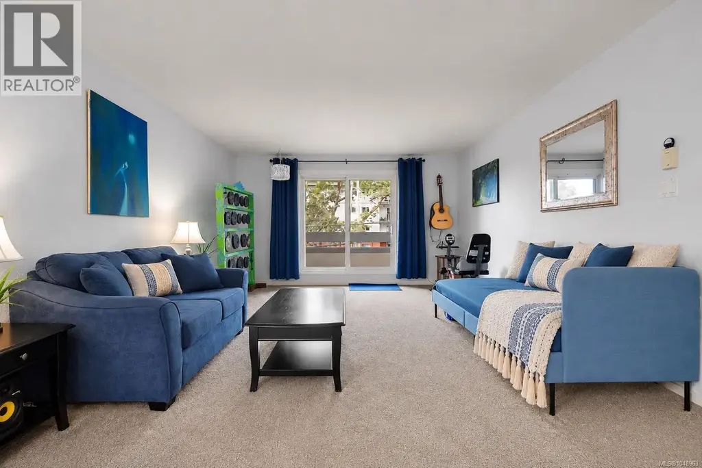 216 3235 Quadra St, Saanich