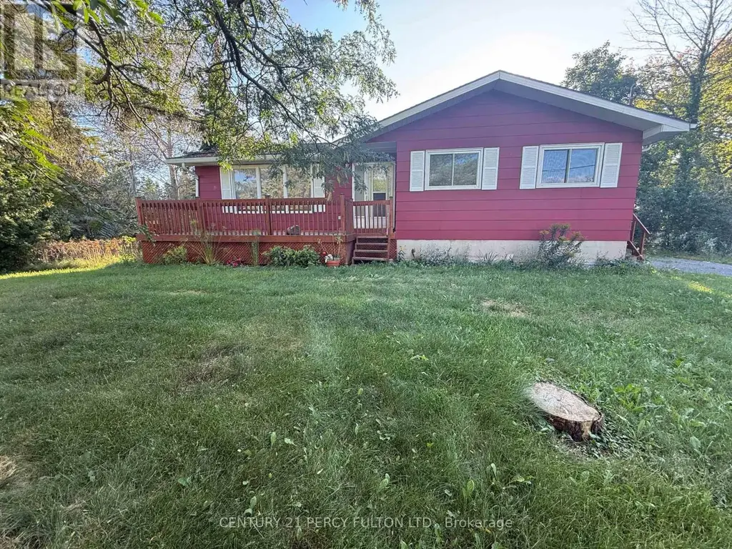 2623 County 5 Road, Prince Edward County (Sophiasburg Ward)