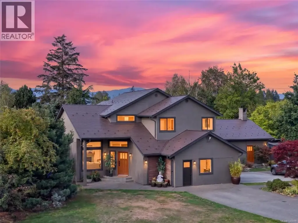 5225 Island Hwy N, Courtenay