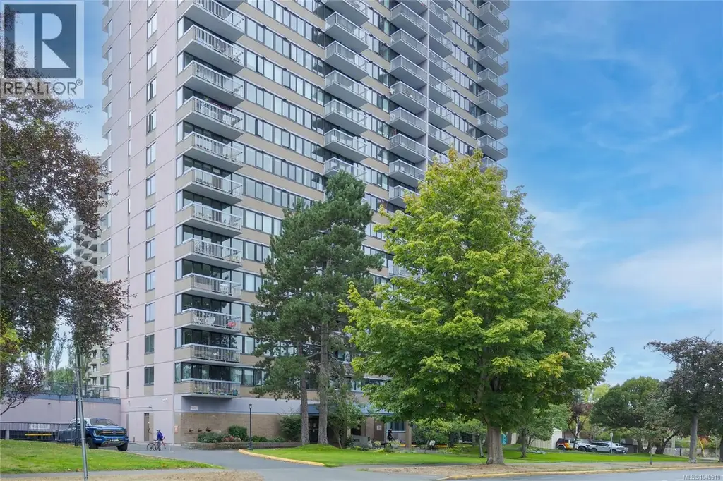 303 647 Michigan St, Victoria