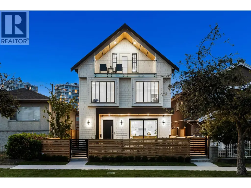 1 2211 Mannering Avenue, Vancouver