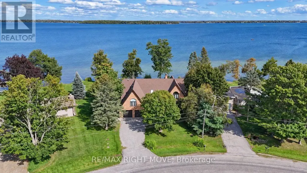 2199 Thomson Crescent, Severn