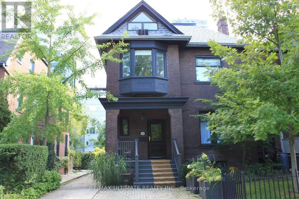 25 Chicora Avenue, Toronto (Annex)