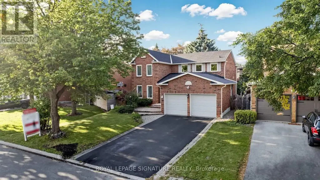 16 Meyer Circle, Markham (Markham Village)