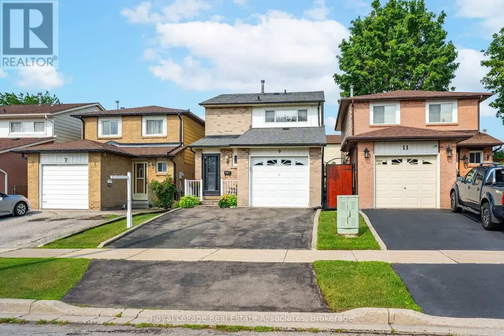 9 Windwood Drive, Toronto (West Humber-Clairville)