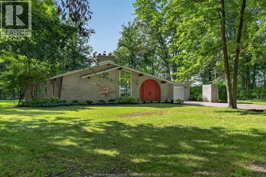 8030 County Rd 15, Essex