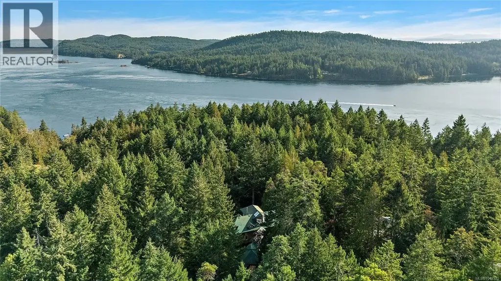 486 Bluff Way, Mayne Island
