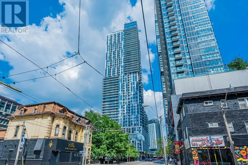 1633 - 251 Jarvis Street, Toronto (Moss Park)