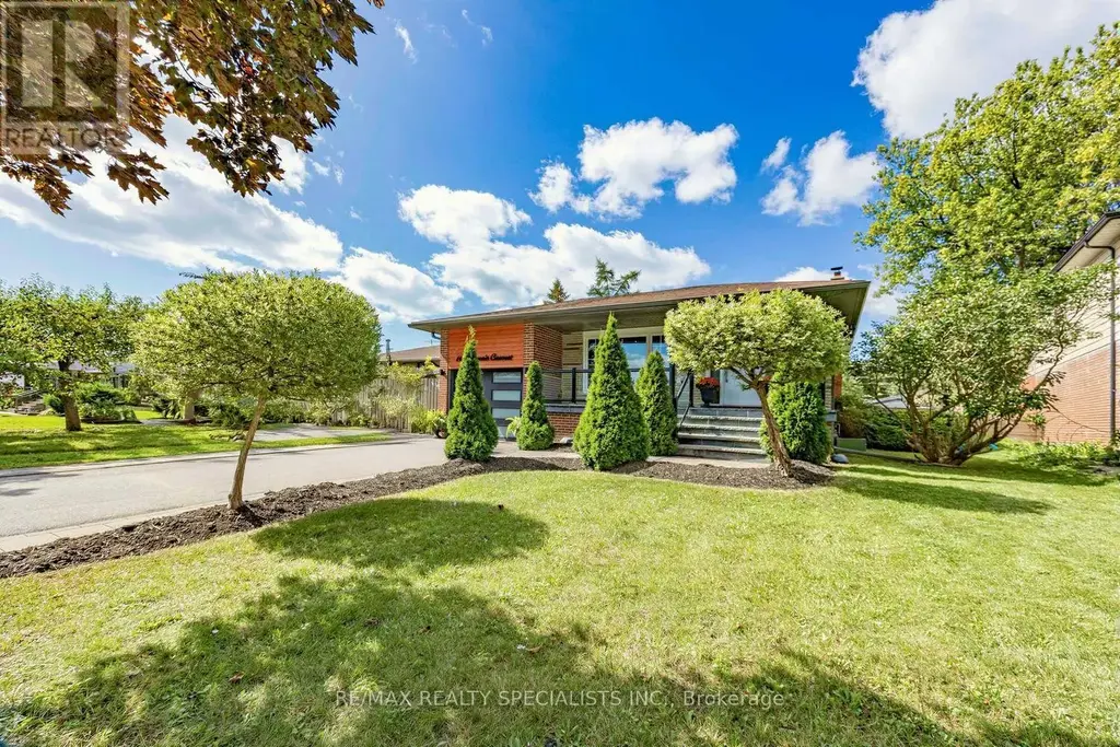 16 Langevin Crescent, Toronto (Centennial Scarborough)
