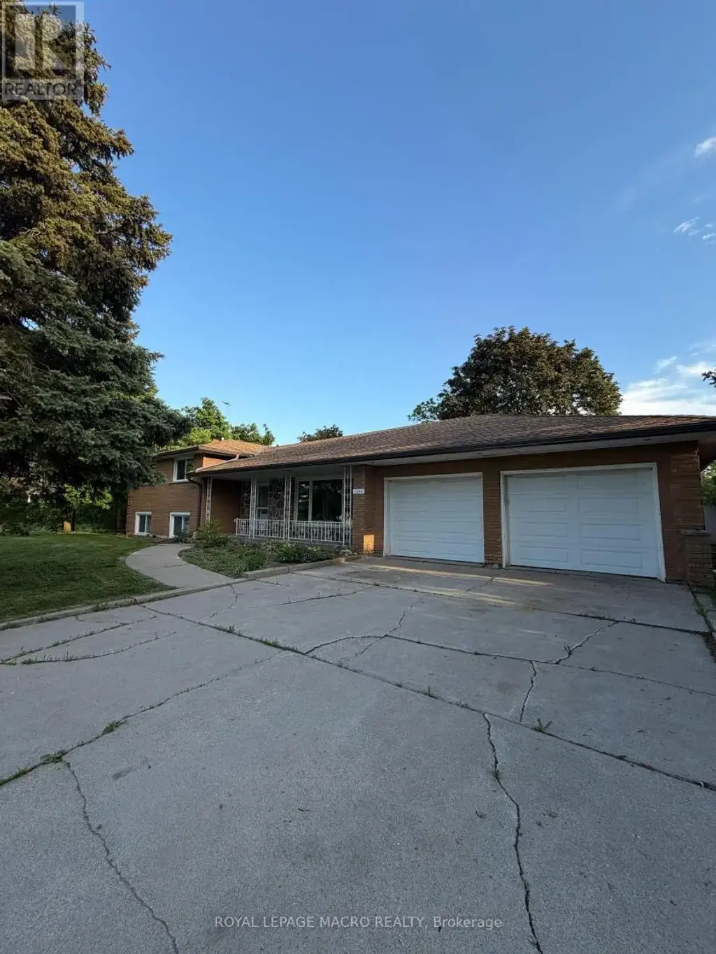 1202 Barton Street, Hamilton (Fruitland)