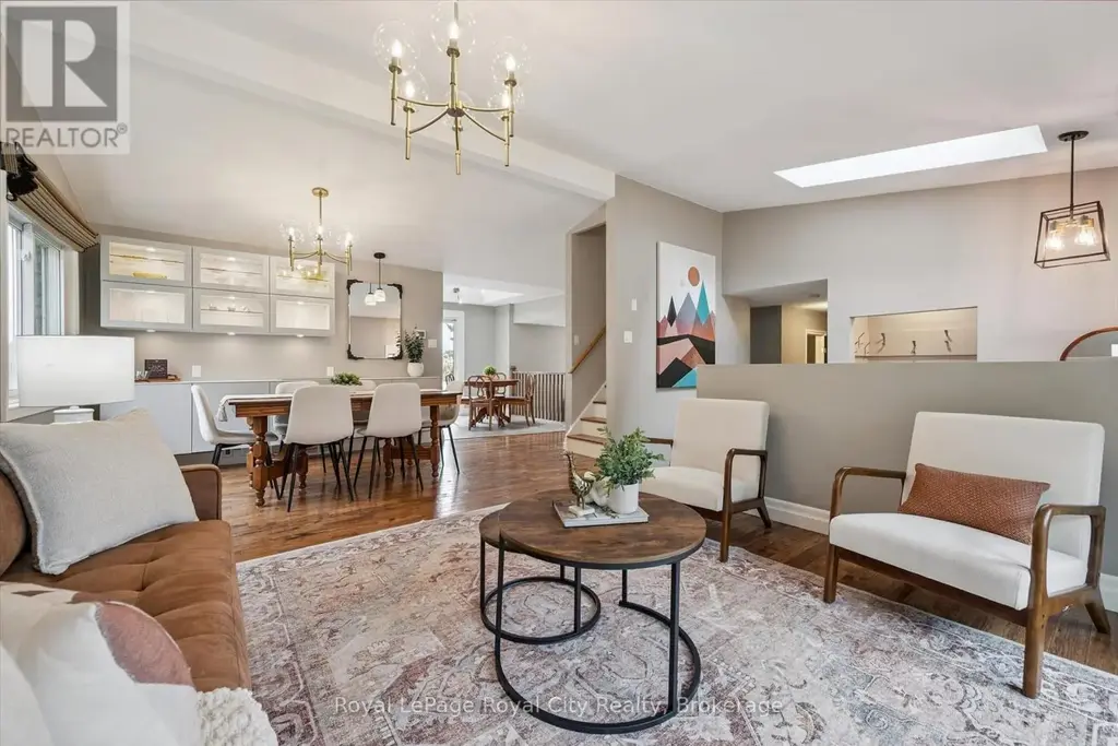 32 Thornhill Drive, Guelph (Willow West/Sugarbush/West Acres)