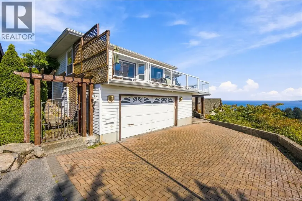 3665 Glen Oaks Dr, Nanaimo