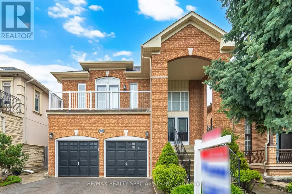 223 Sonoma Boulevard, Vaughan (Sonoma Heights)