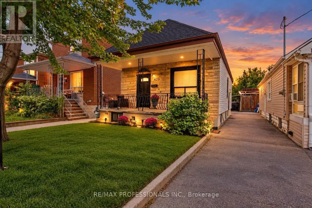 429 Gilbert Avenue, Toronto (Caledonia-Fairbank)