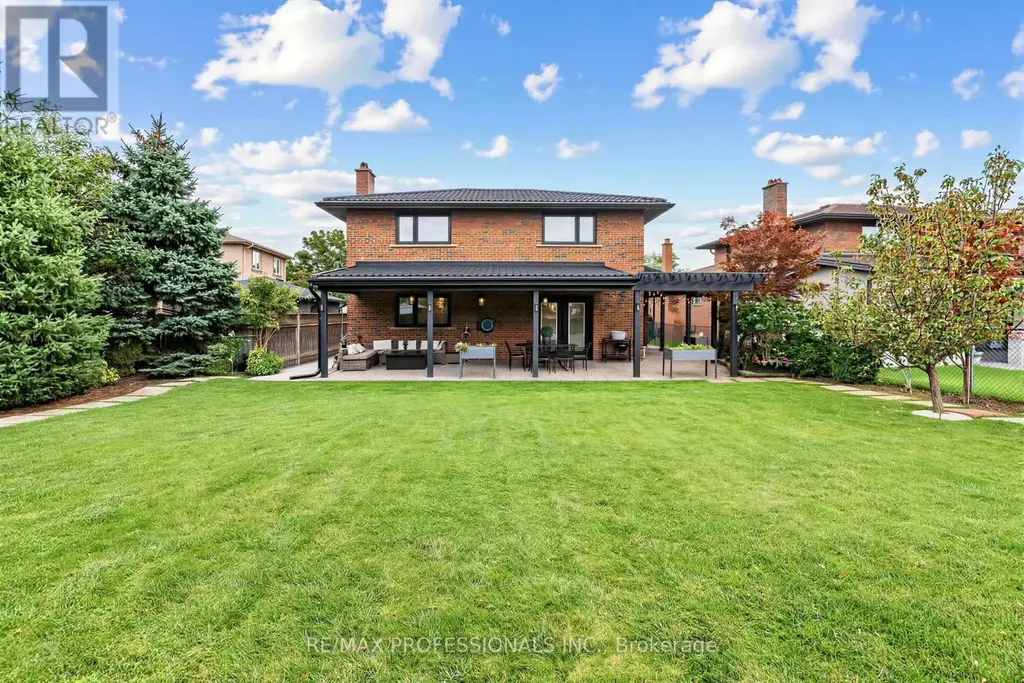 182 Gracefield Avenue, Toronto (Rustic)