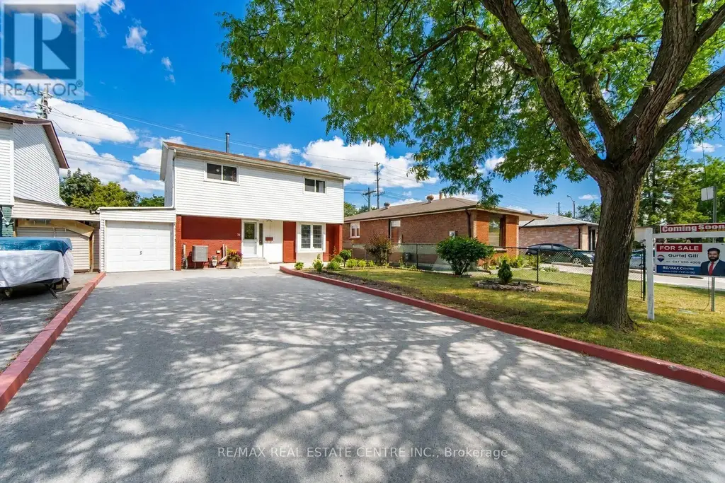 71 Sultan Pool Drive, Toronto (West Humber-Clairville)