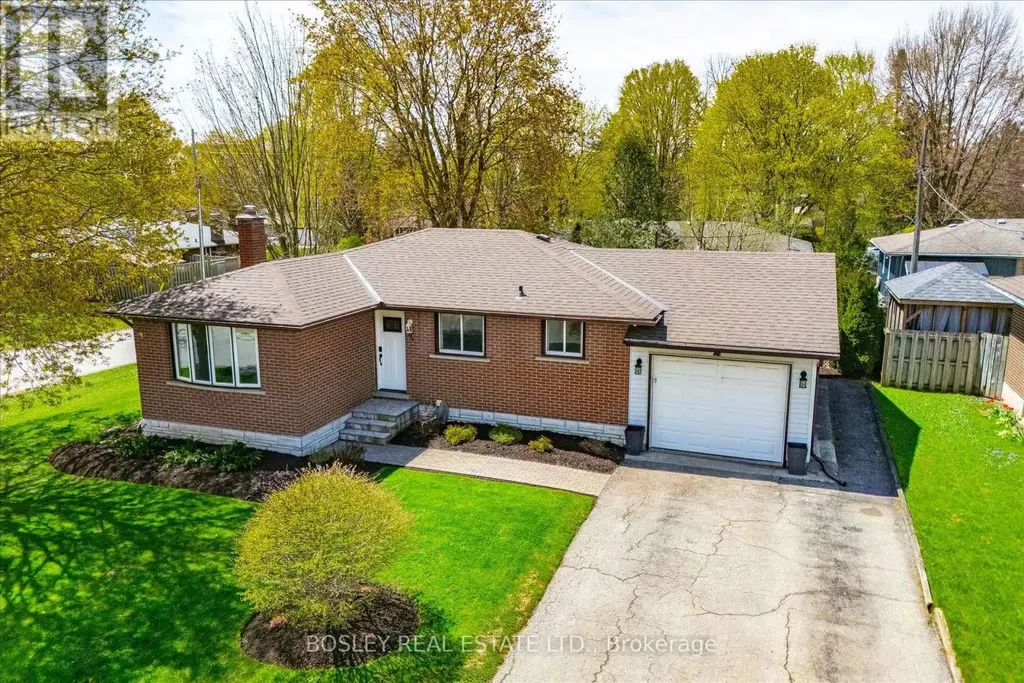 204 Irvine Street, Centre Wellington (Elora/Salem)